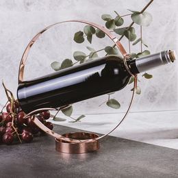 Elegantný stojan na vínovú fľašu
